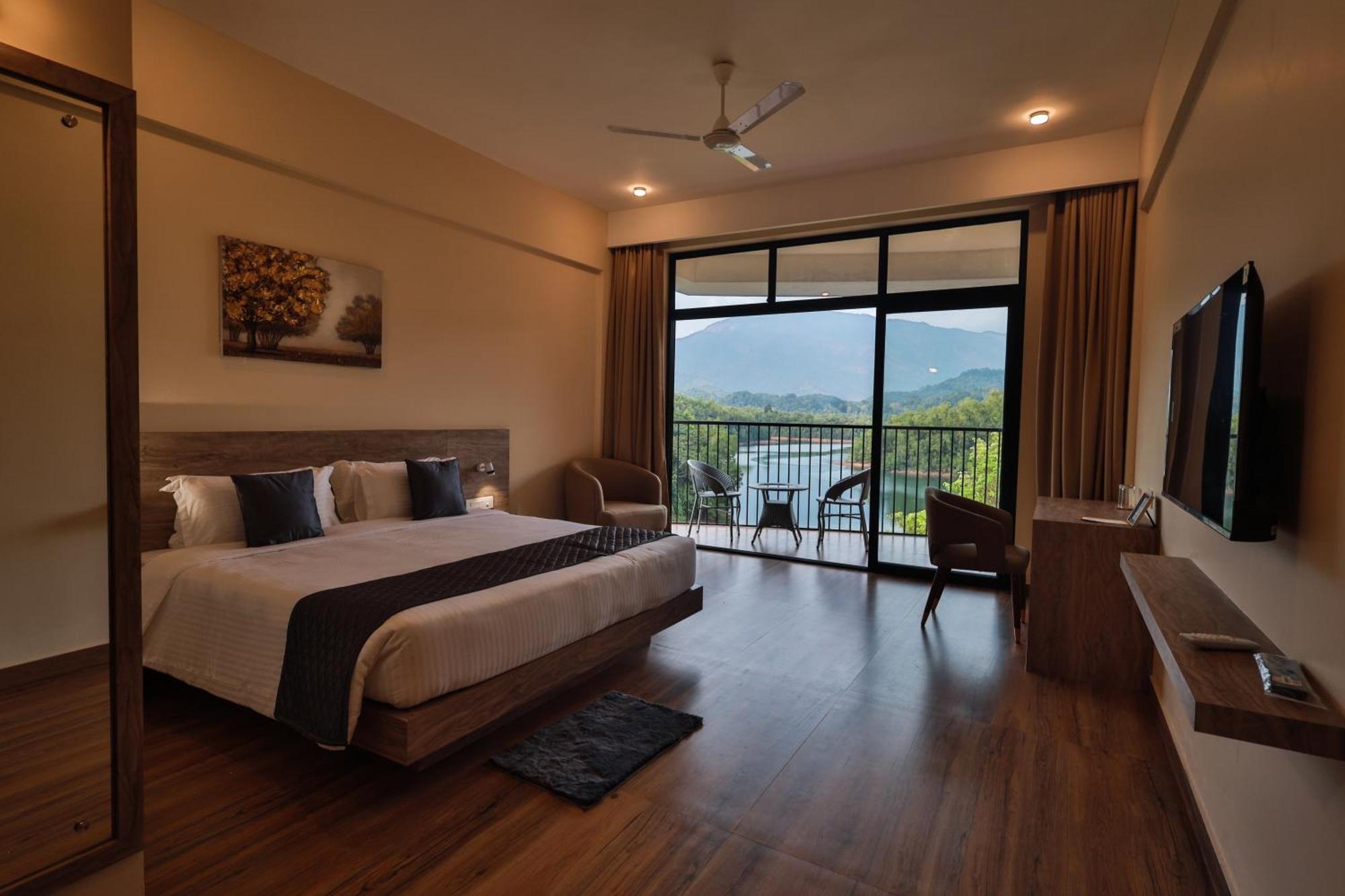 Hotel Serene Aqua Hills Kozhikode Mennanyam Exterior foto